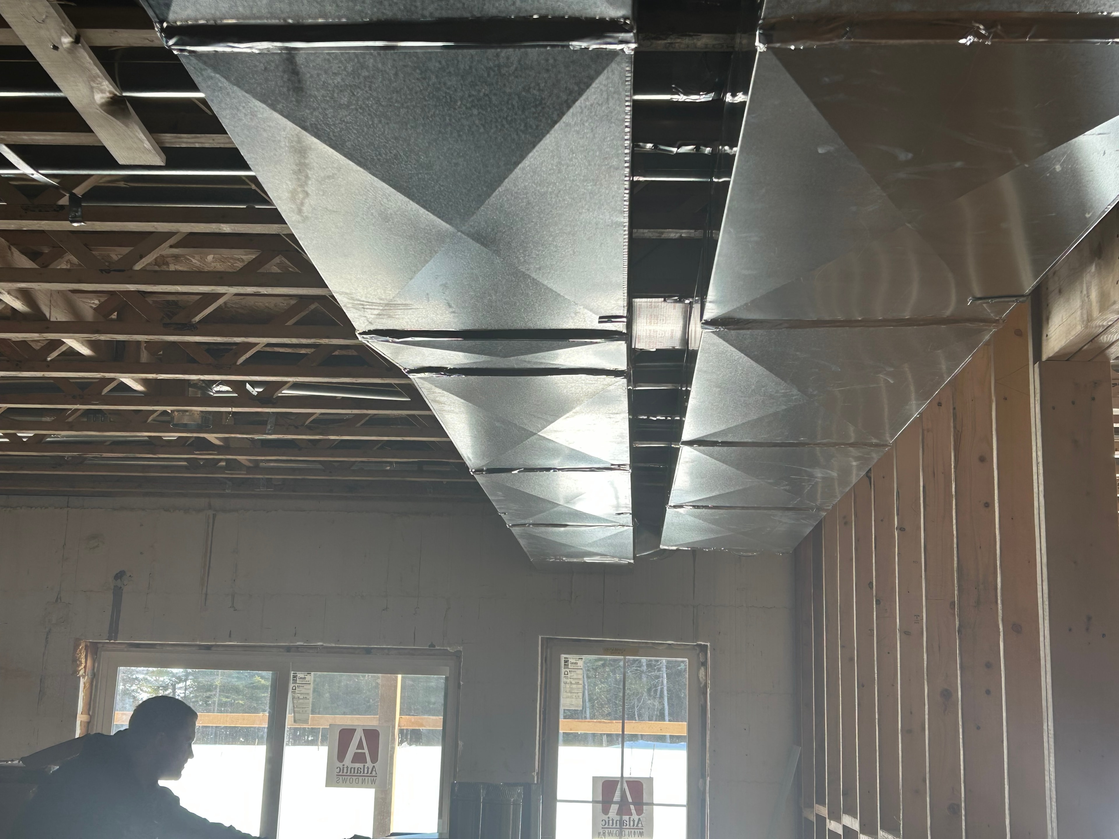 Heating and cooling installation